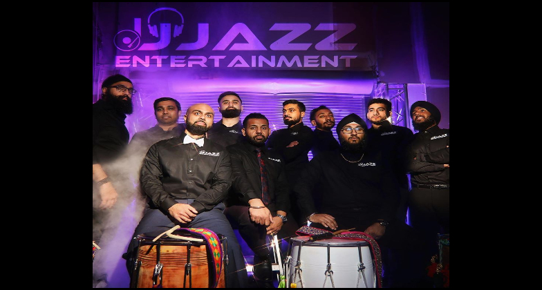 Indian Wedding DJ/Entertainment_DJ Jazz Singh_crowd