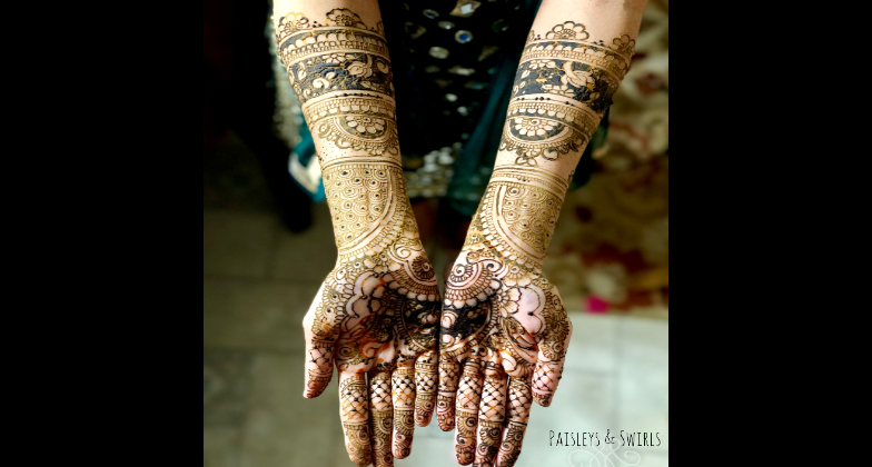 Indian Wedding Mehndi_Paisleys & Swirls_hand design