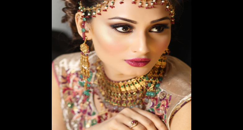 Indian Wedding Hair and Makeup_Beauty Dazzled by Alia Ghaffar_lovely bride