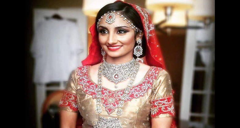 Indian Wedding Hair and Makeup_Kashish by Hina_stunning bride