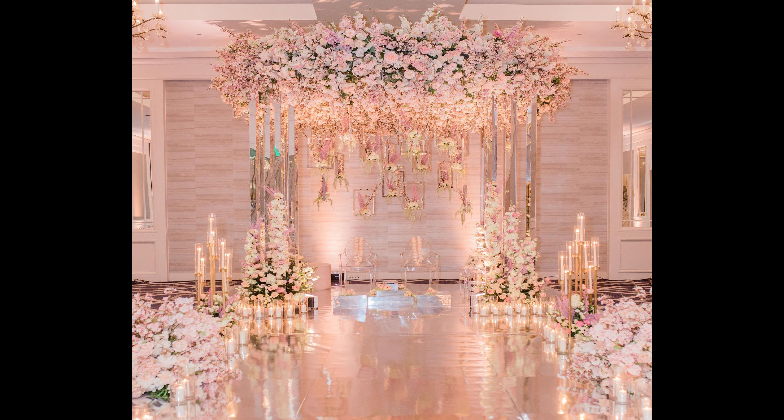 Indian Wedding Decor and Florist_Prashe_the centerstage