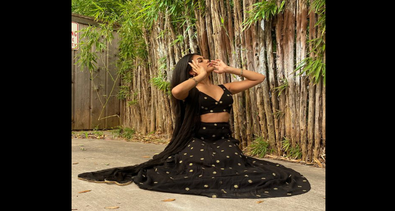Indian Clothing_Desi Is Me_black long dress
