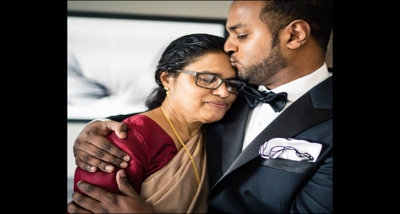 Indian Photographer/Videographer_PhotoHouse Films_mother and the groom