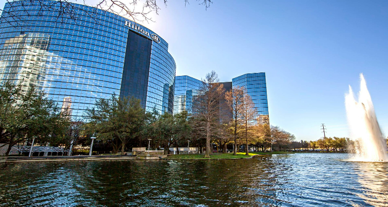 Indian Wedding Venue_Hilton Dallas Lincoln Centre_Stunning view of the hotel and the water fountain