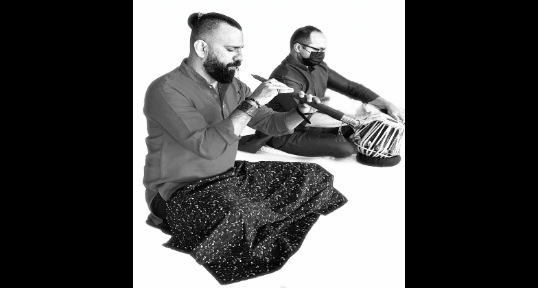 Indian Wedding DJ/Entertainment_Shehnai Guy _black and white