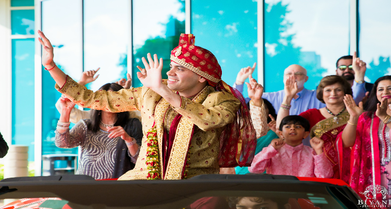 Indian Wedding Venue_The Westin Houston, Memorial City_groovy groom