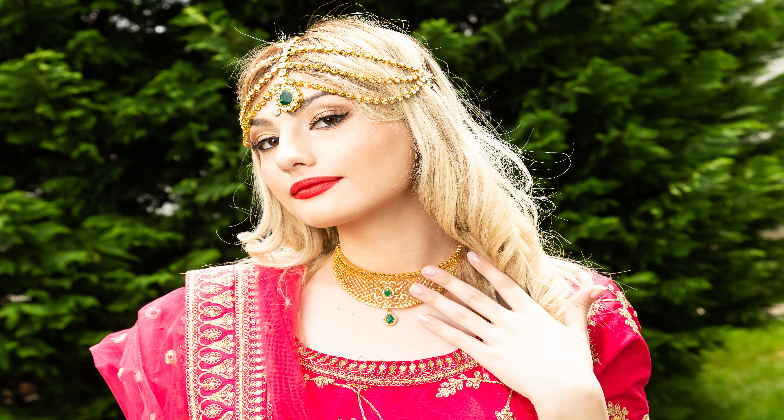 Luxurious South Asian Wedding Clothing - Glamourental