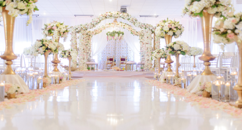 Indian Wedding Decor and Florist_RAOFACTOR Design House_bright couple