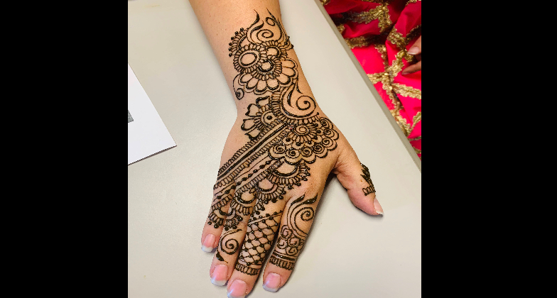Indian Mehndi_Creative Henna Tattoos_hand and leg art